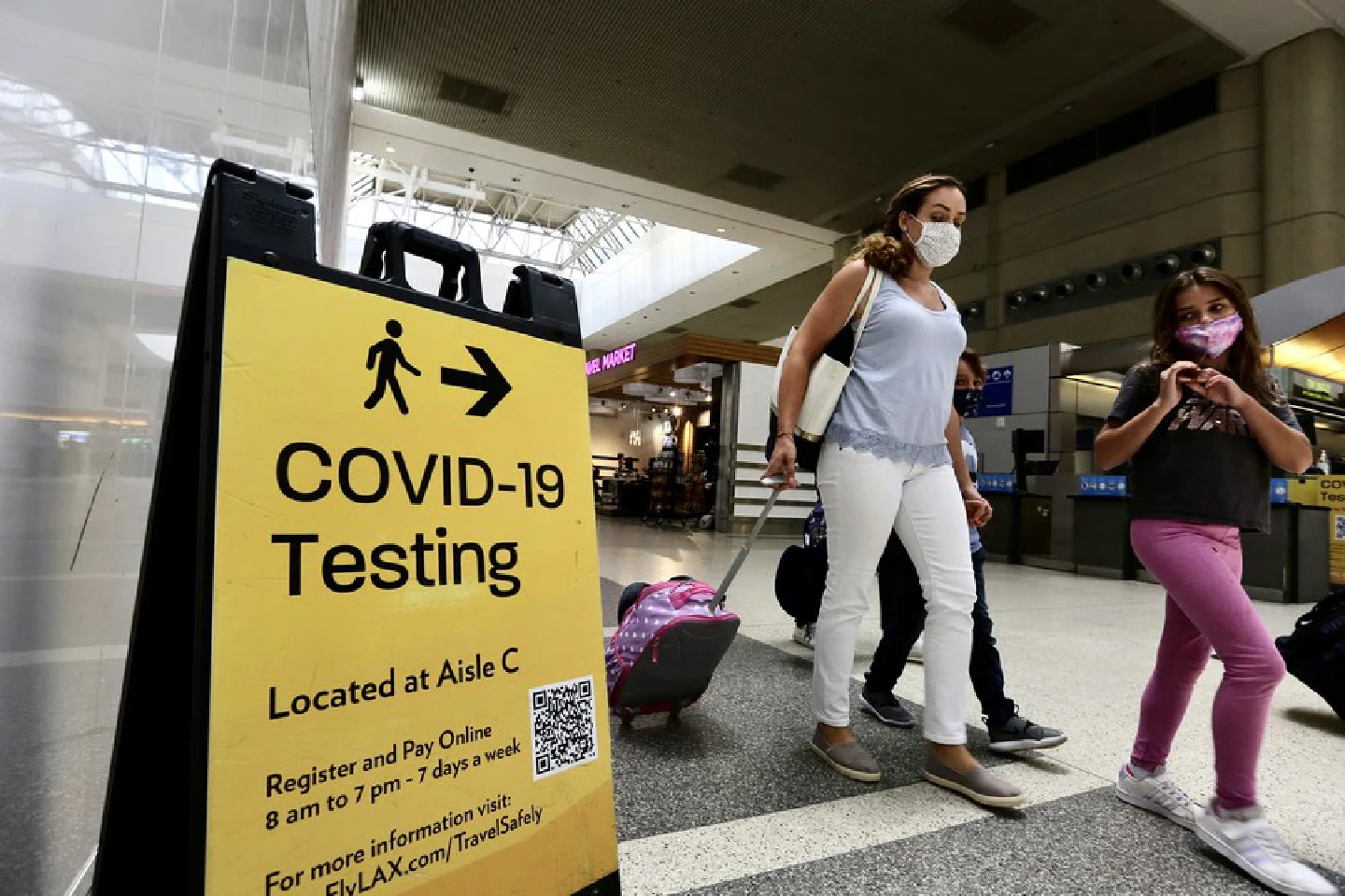 U.S. to maintain travel restrictions due to Delta variant