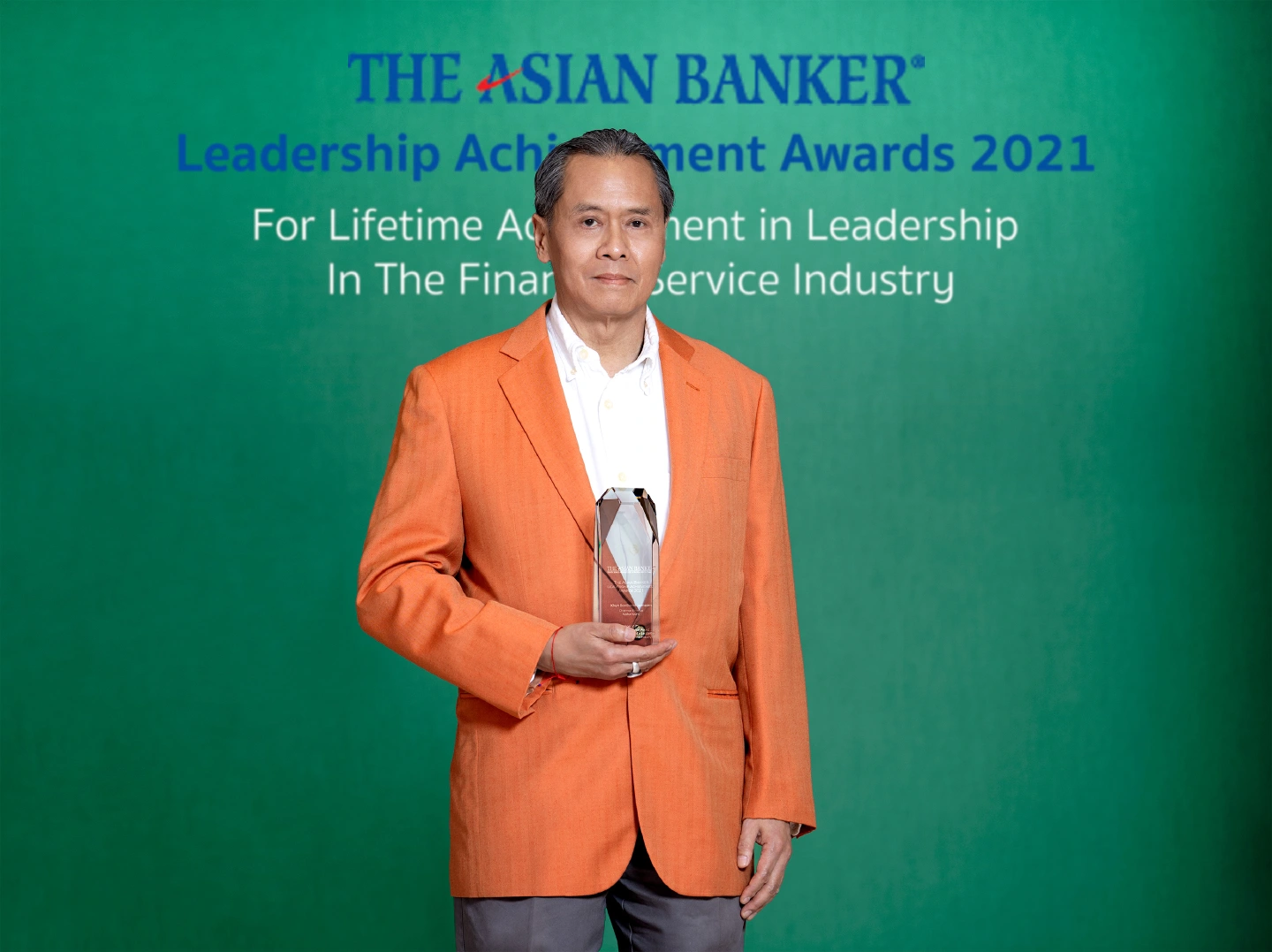 ‘Banthoon Lamsam’ recognized as Asian financial industry leader