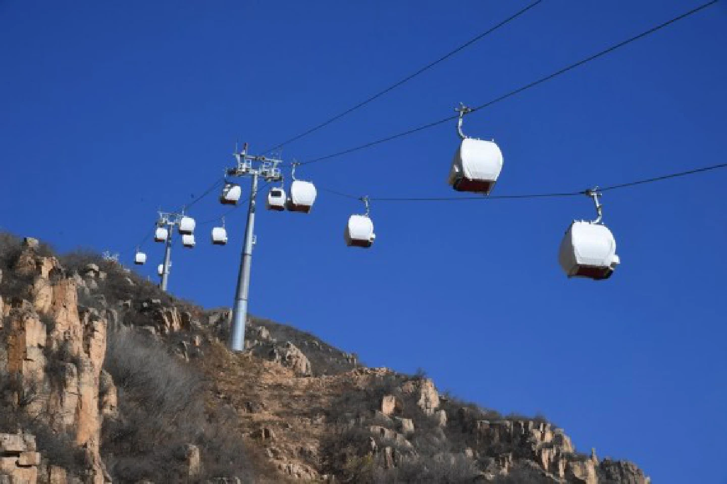 Cableway of National Alpine Skiing Center fully connected, ready to go Cableway of National Alpine Skiing Center fully connected, ready to go