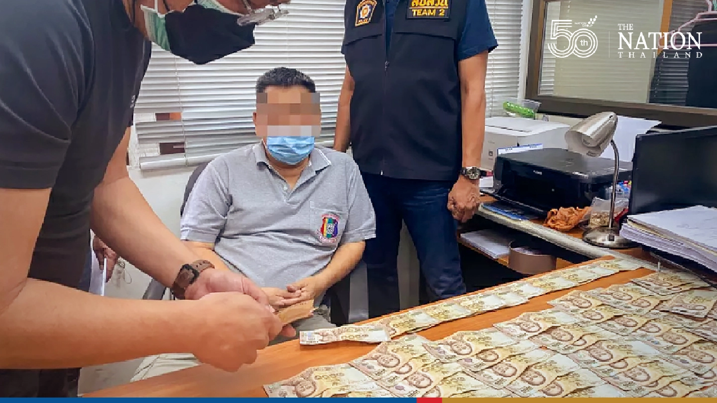 Retired Nonthaburi police inspector caught extorting money Retired Nonthaburi police inspector caught extorting money