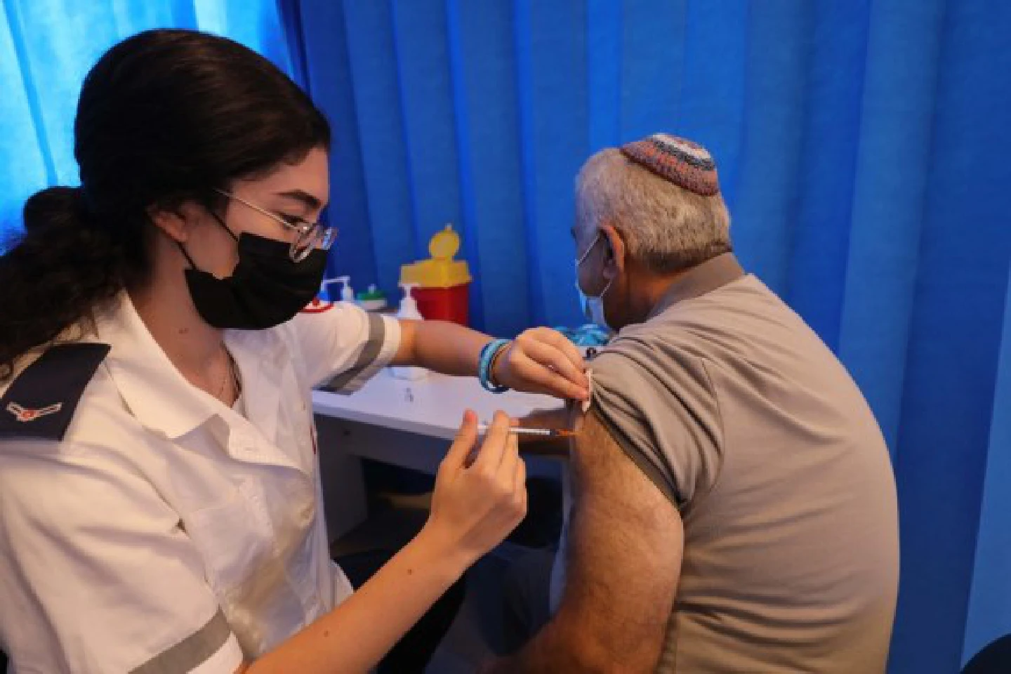 Israel tightens COVID-19 restrictions