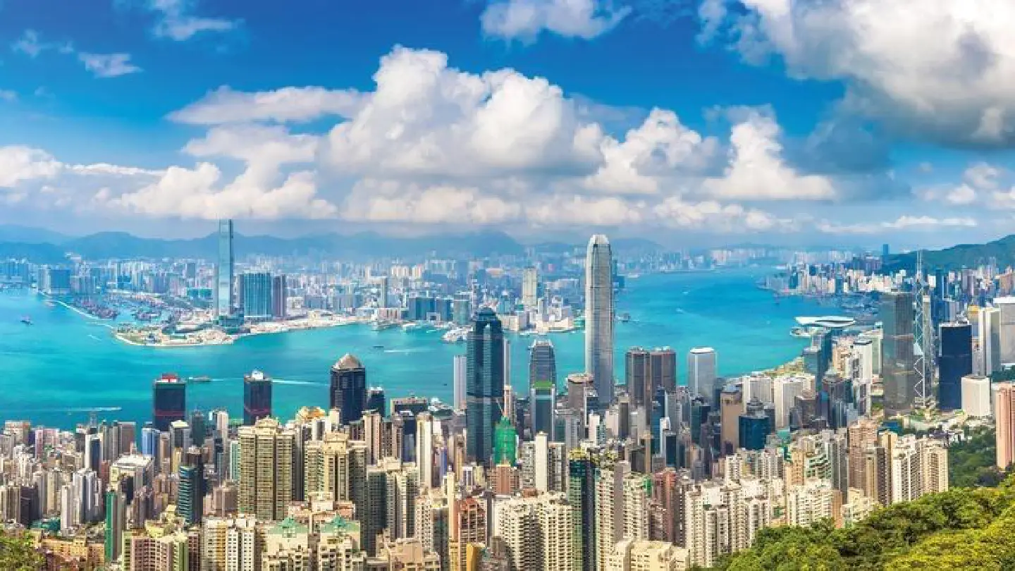 Survey: Residents more upbeat about HKs economic prospects