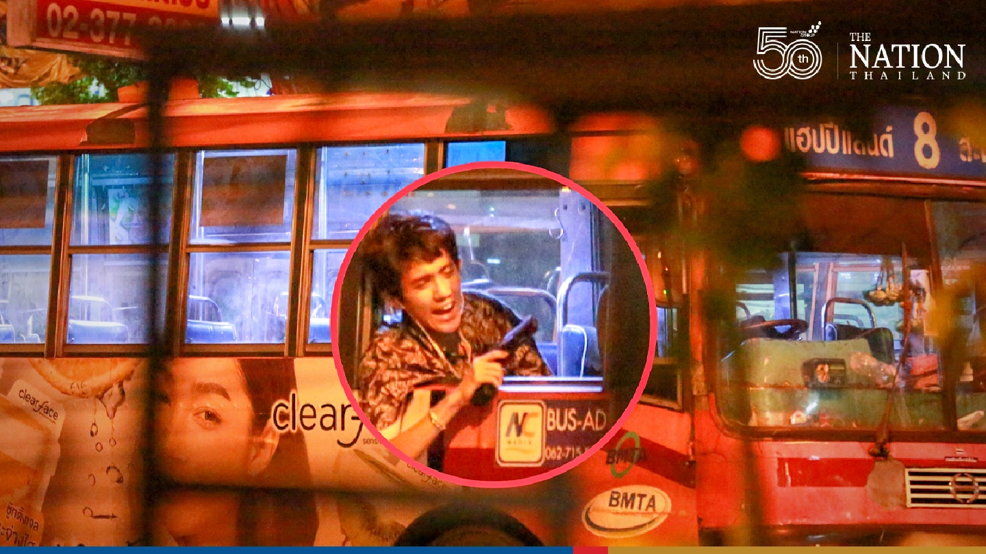 Man holds Bangkok bus conductor, passenger hostage at gunpoint