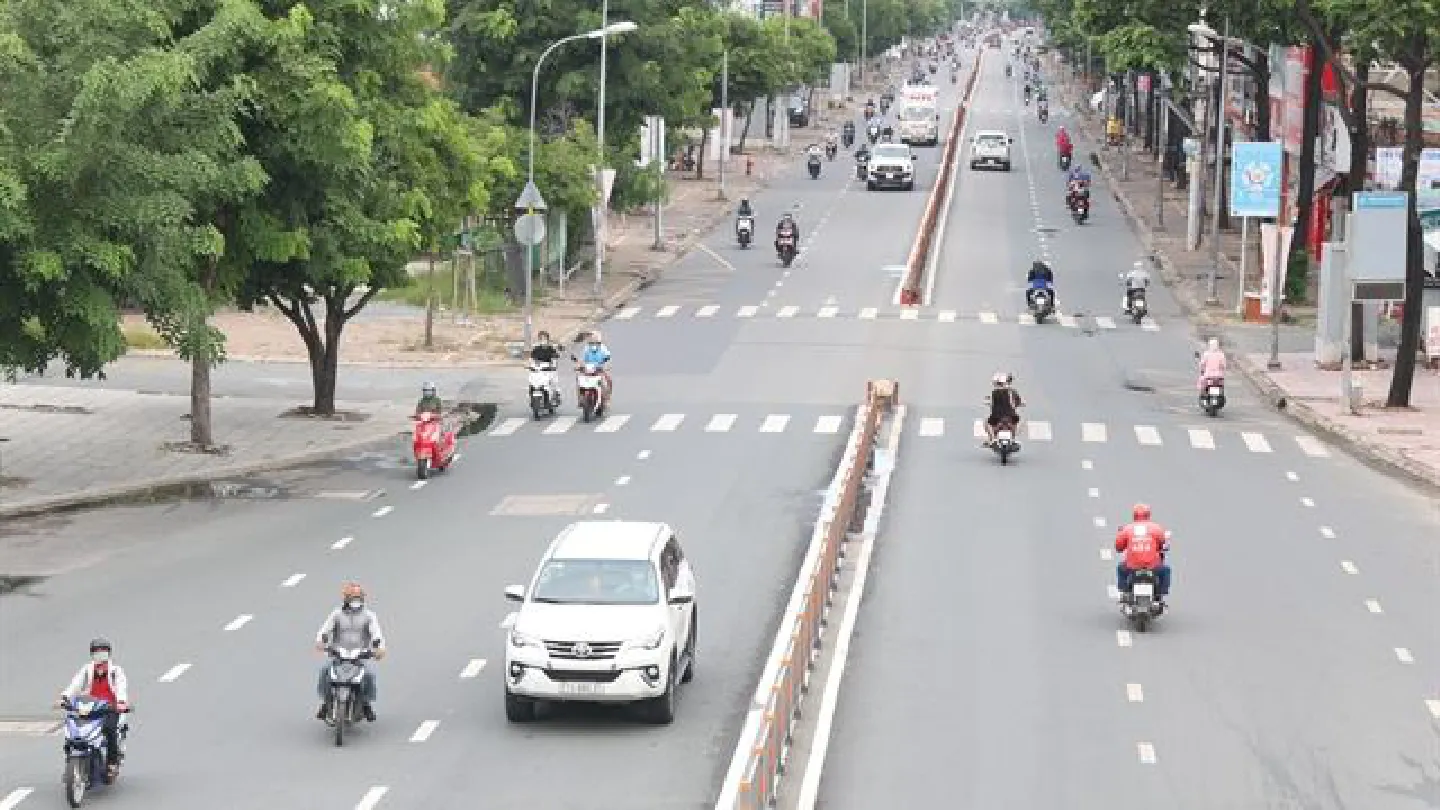HCM City extends lockdown for another month, aims to reduce daily cases in early September to 2,000