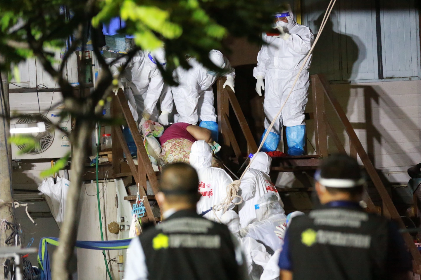 15 rescue workers called in to get 230kg infected mother down from 2nd storey 15 rescue workers called in to get 230kg infected mother down from 2nd storey