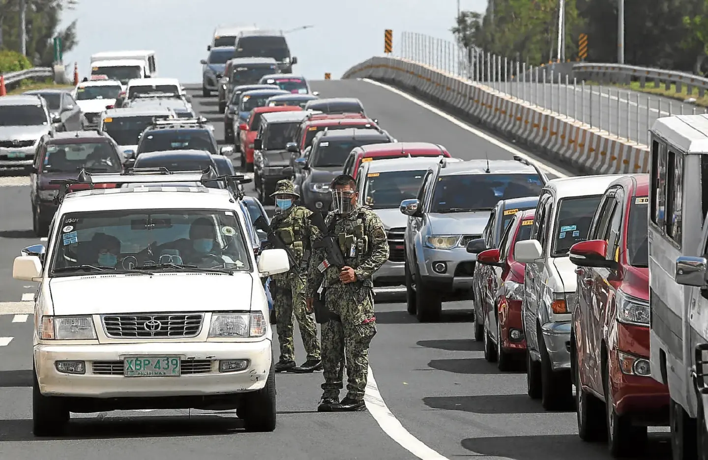 Border controls in Metro Manila meant to stop exodus to provinces – Año