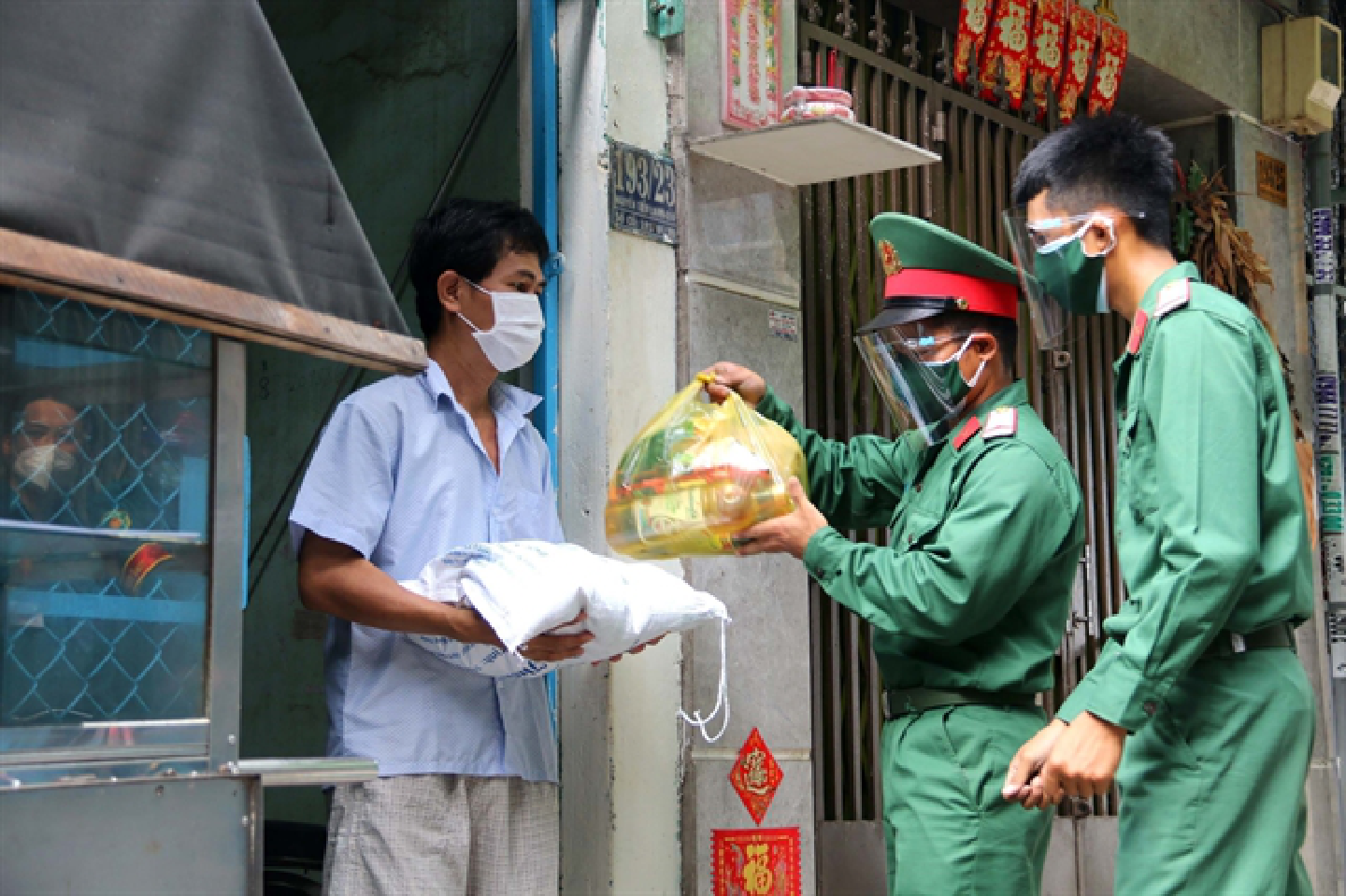 HCM City issues urgent directive on pandemic prevention, residents not allowed to go out to buy food HCM City issues urgent directive on pandemic prevention, residents not allowed to go out to buy food