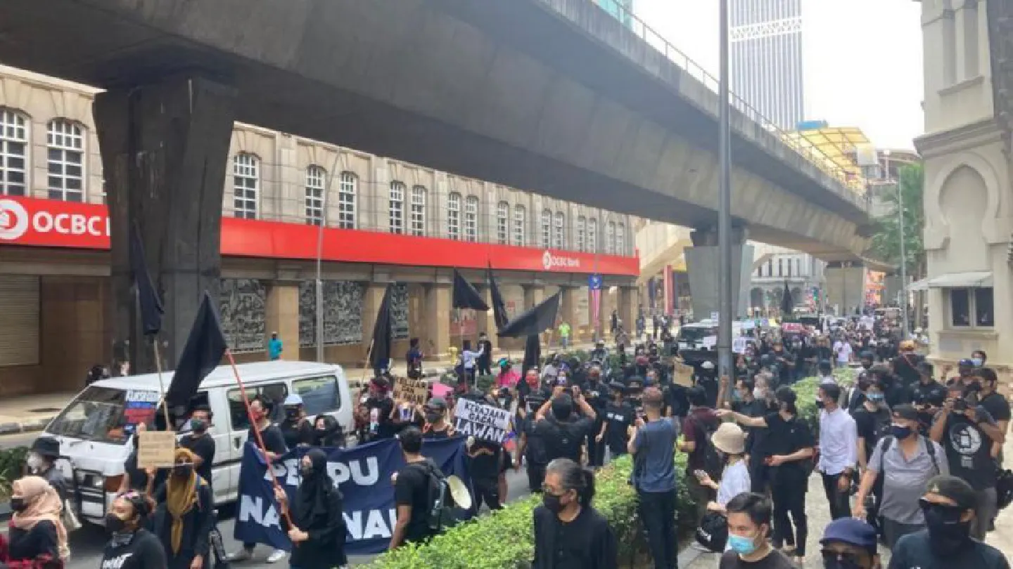 Protesters in downtown Kuala Lumpur demand PM Muhyiddins resignation Protesters in downtown Kuala Lumpur demand PM Muhyiddins resignation