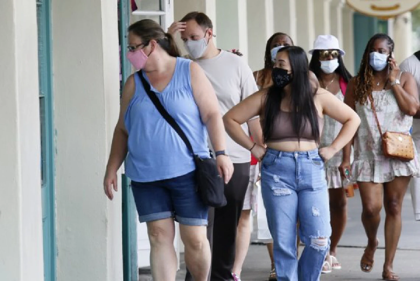 7-day average of daily U.S. COVID-19 cases surpasses last summers peak: U.S. media