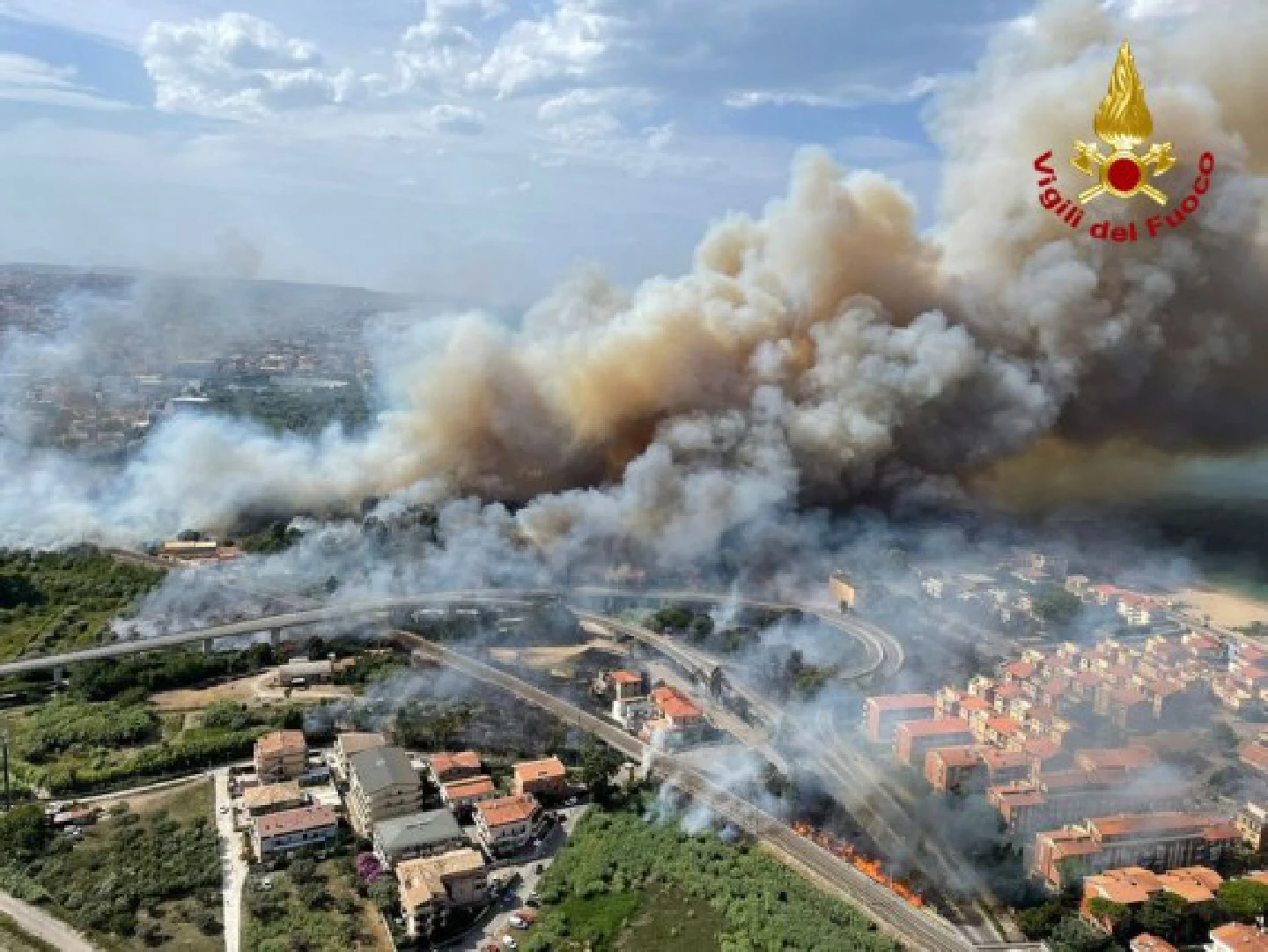 Italy wildfires devour forests, cause evacuations Italy wildfires devour forests, cause evacuations