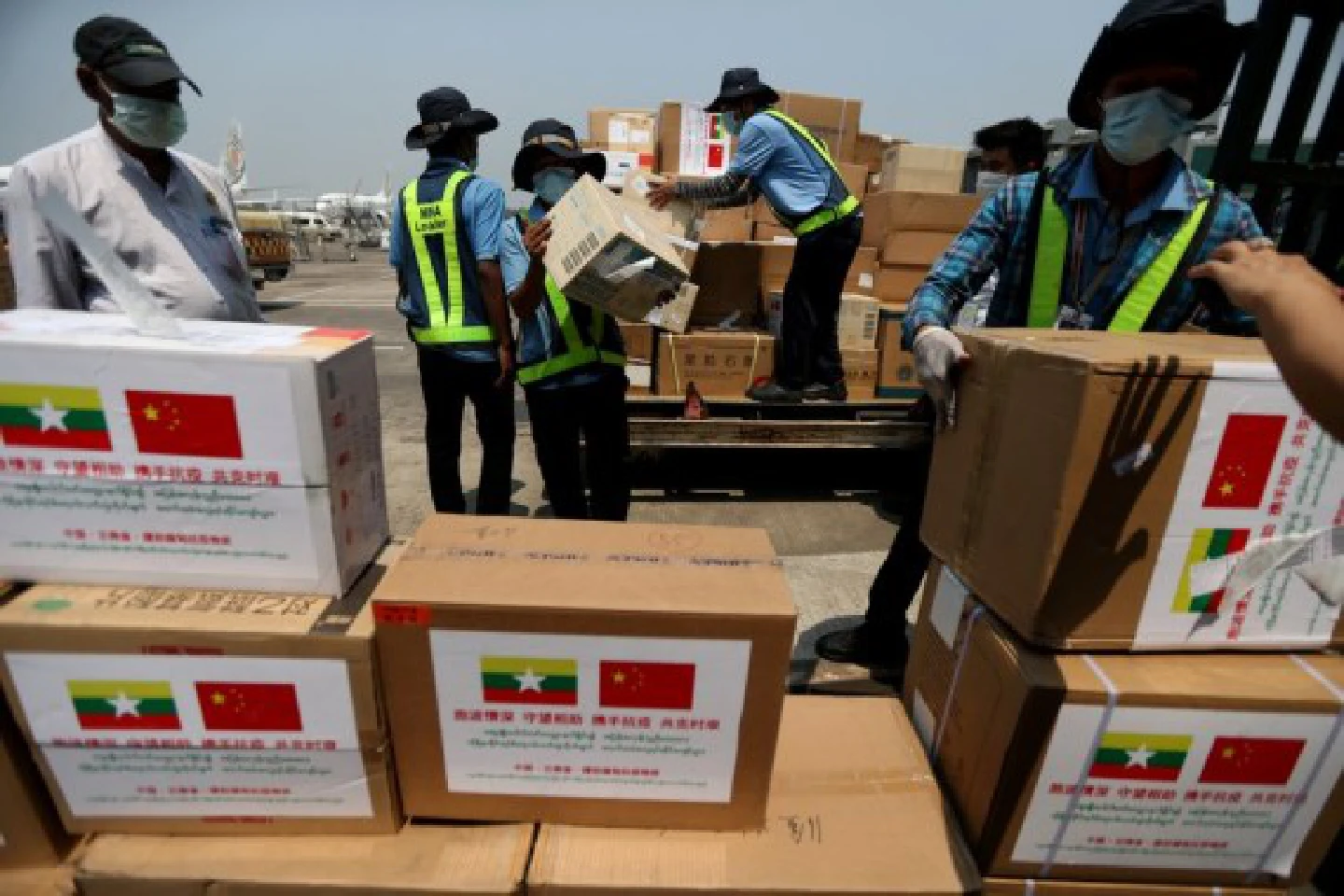 China donates anti-pandemic supplies to Myanmar border regions China donates anti-pandemic supplies to Myanmar border regions