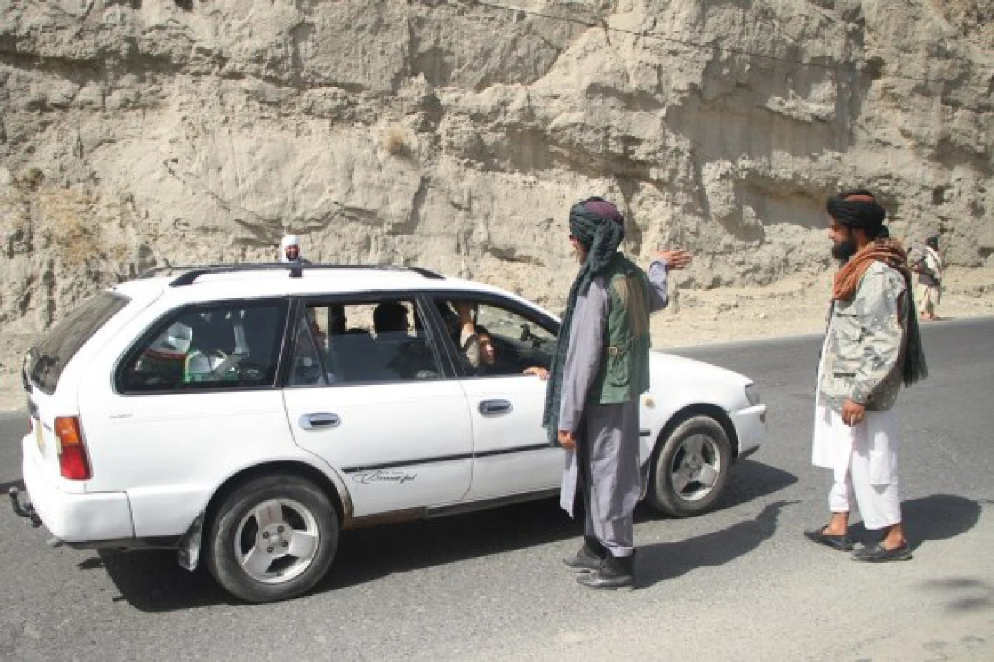 Isolated resistance continues amid Talibans efforts to form govt