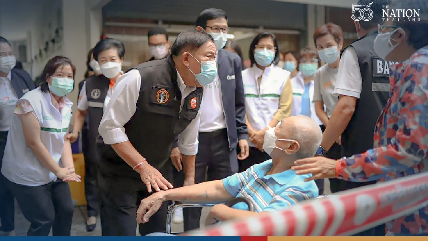 Mobile jab unit vaccinating over 4,000 vulnerable Bangkokians per day