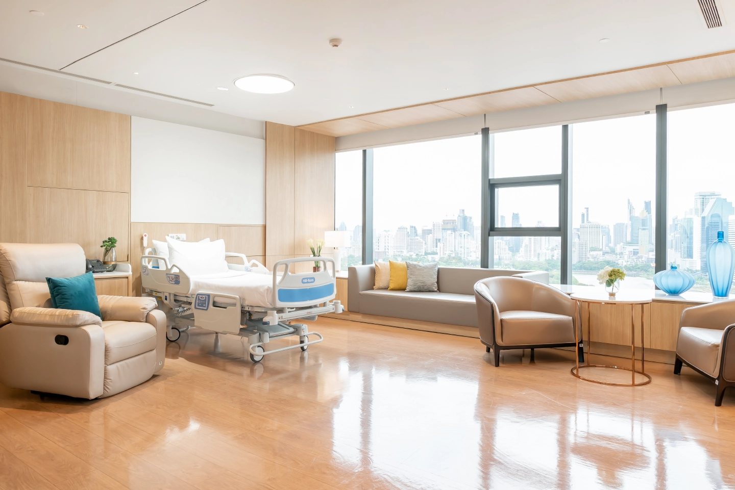 MedPark Hospital offers night vaccination service to foreigners