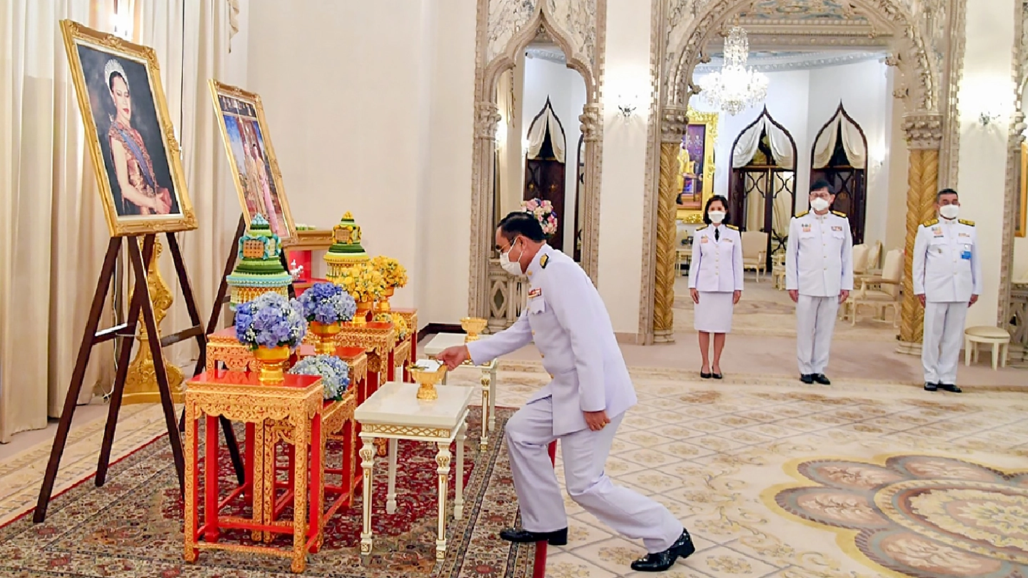 Their Majesties donate money to build field hospitals, community isolation centres