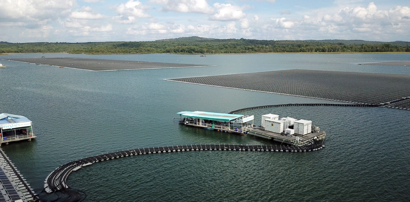 B.Grimm Power - Energy China Consortium completes work at world’s largest hydro-floating solar hybrid project at Sirindhorn Dam