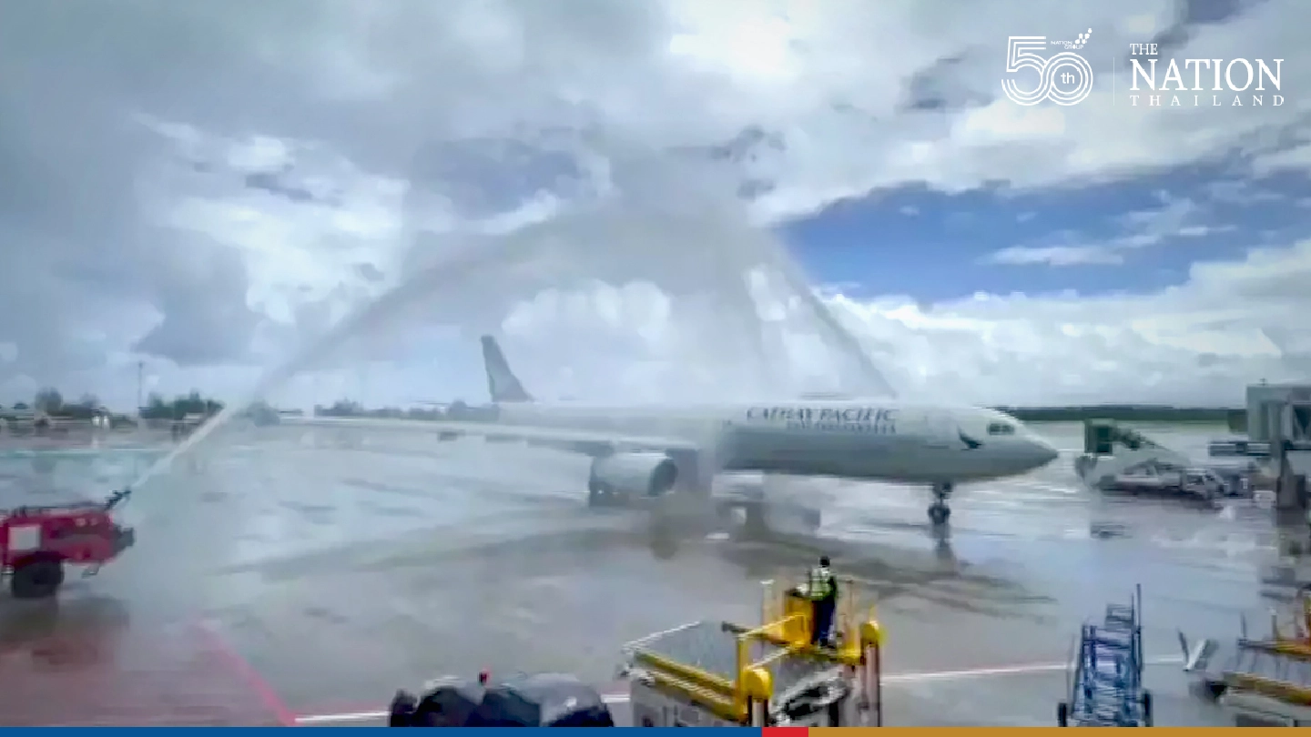 Cathay Pacific flies in 150 tourists on inaugural flight to Phuket