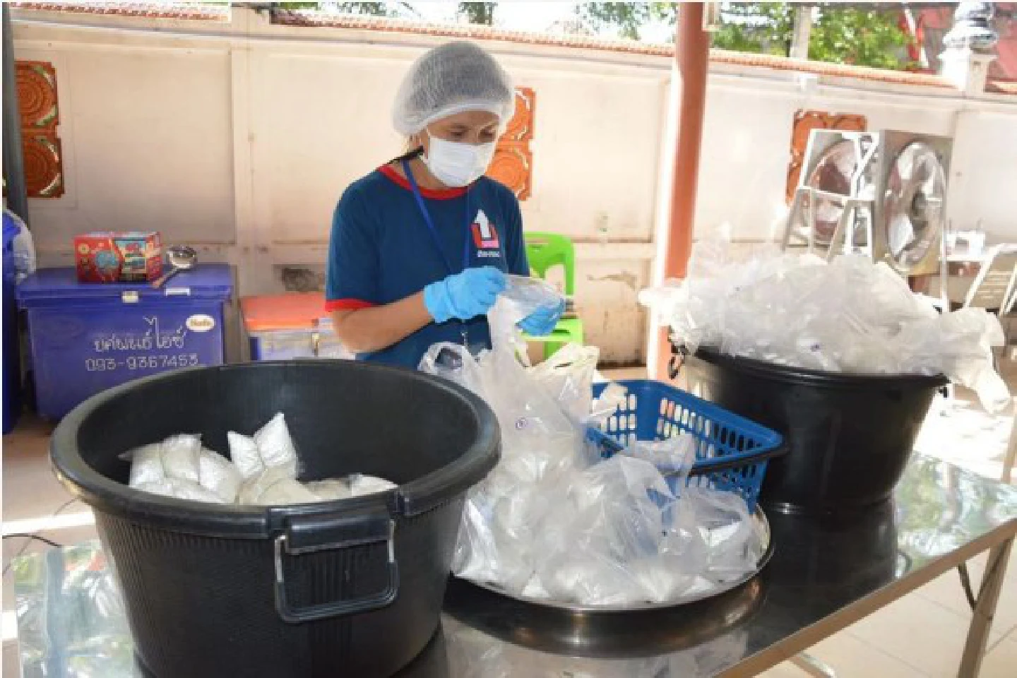 Thais lending helping hand to those struggling under pandemic