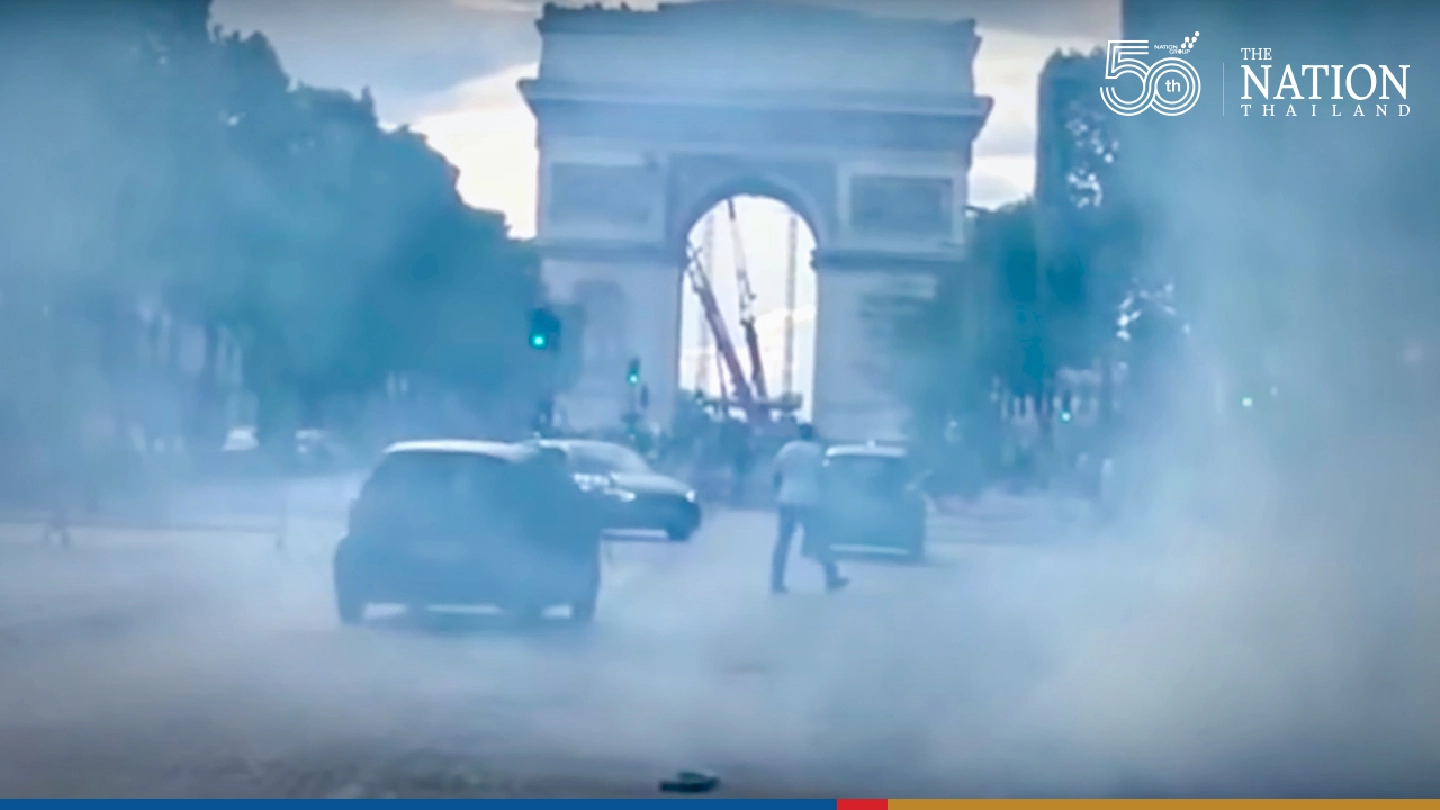 French police clash with anti-vaccine protesters amid tensions over health pass plans French police clash with anti-vaccine protesters amid tensions over health pass plans