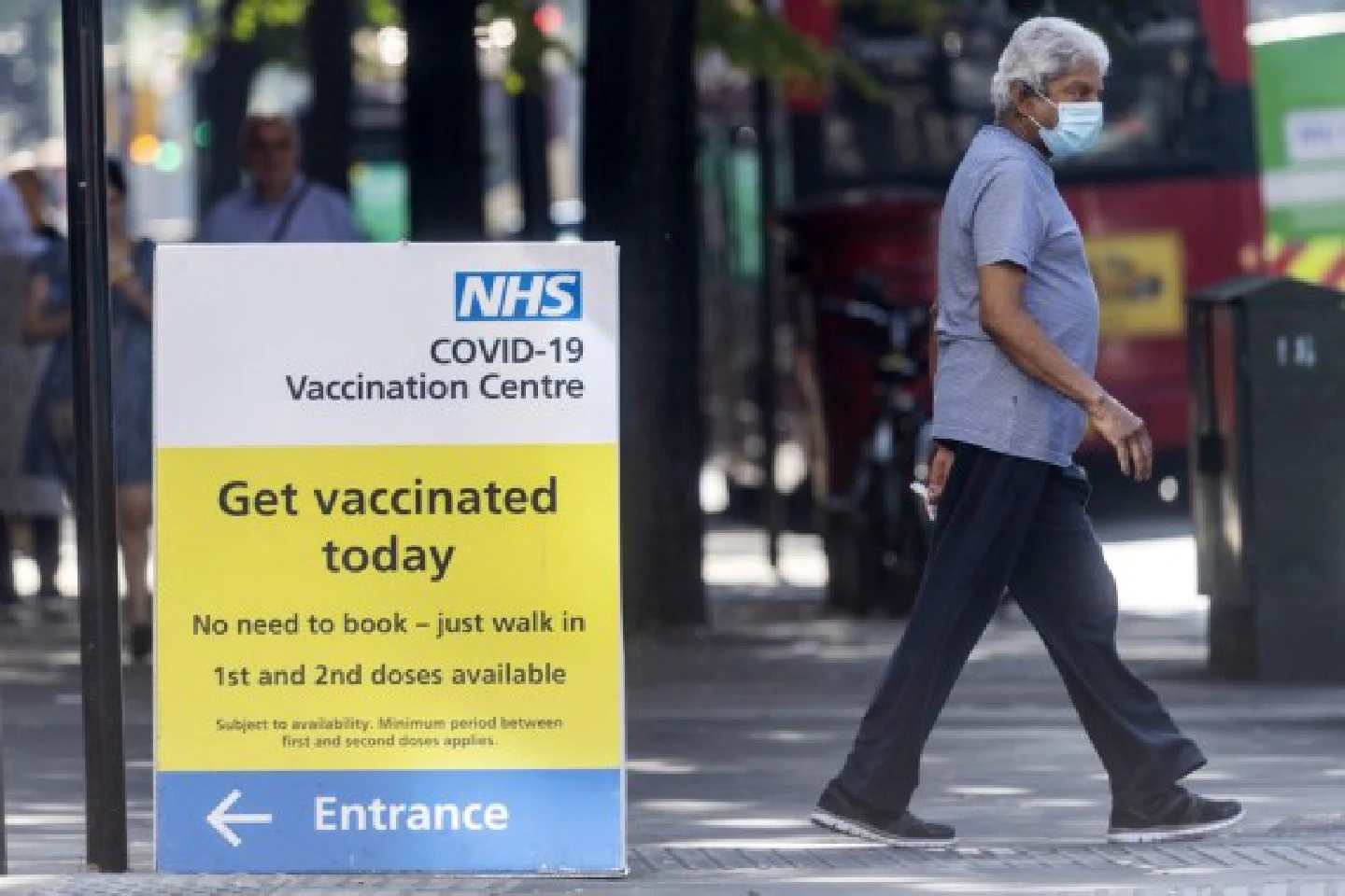 UK to offer booster COVID-19 vaccines to over-50s