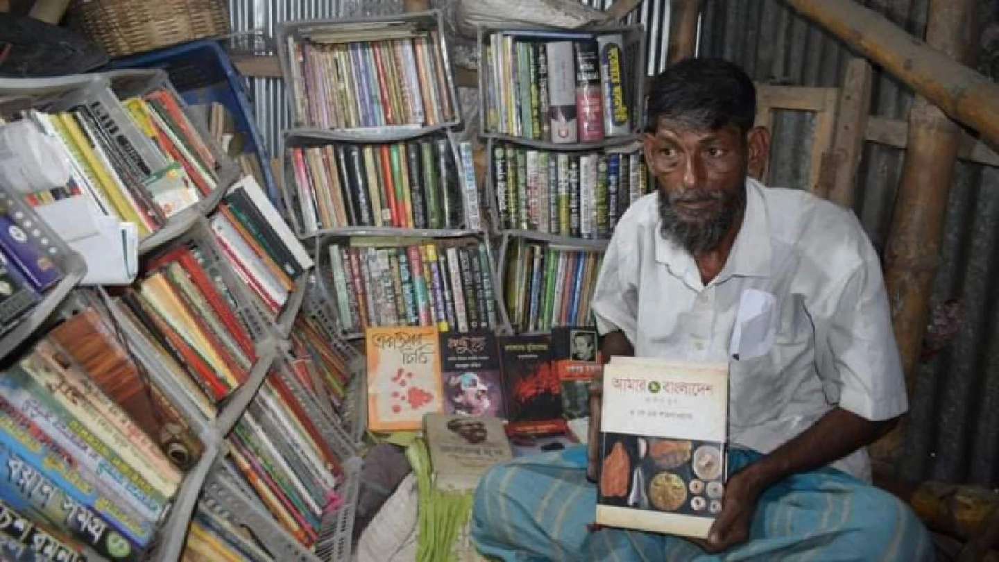 Free books for everyone—A hawker’s selfless dream Free books for everyone—A hawker’s selfless dream