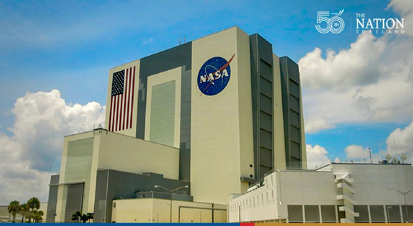 NASA looks to a future that includes flights to the moon and Mars as it reorganizes NASA looks to a future that includes flights to the moon and Mars as it reorganizes