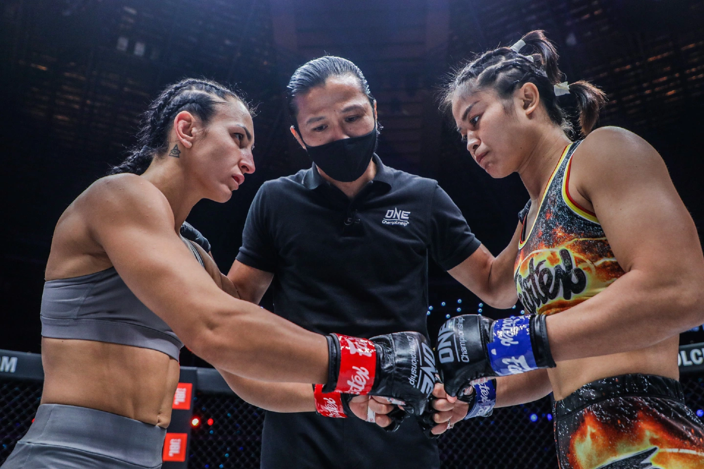 Xiong Jing Nan Retains ONE Women’s Strawweight World Title With Unanimous Decision Victory Over Michelle Nicolini Xiong Jing Nan Retains ONE Women’s Strawweight World Title With Unanimous Decision Victory Over Michelle Nicolini