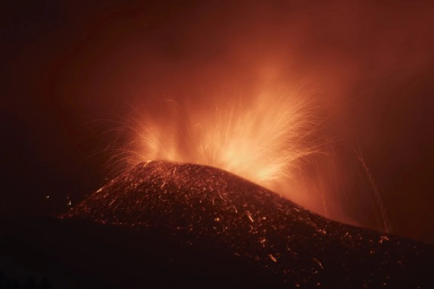 Volcano eruption on Spains La Palma enters 6th day