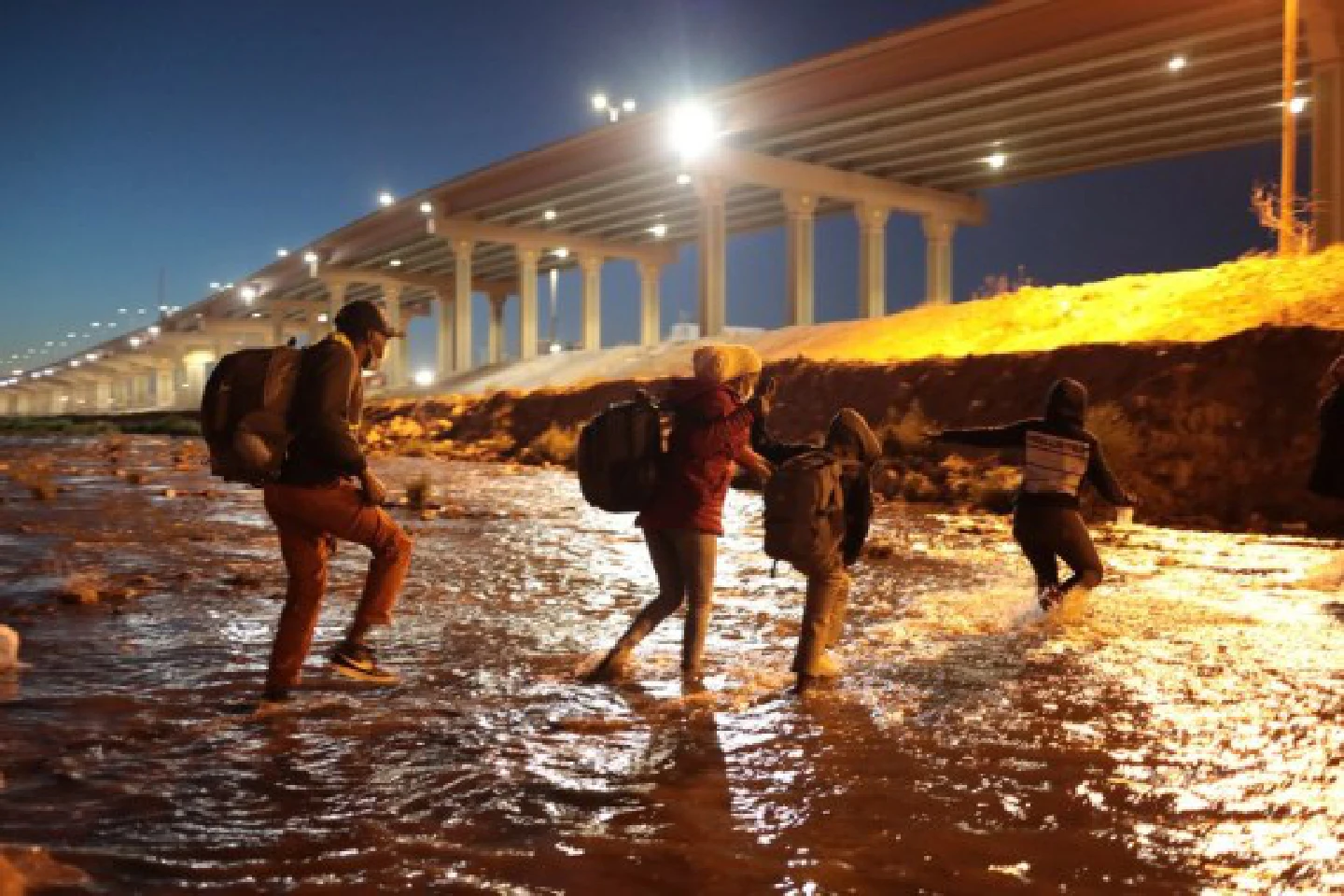 Biden administration to deport migrant crowds in Texas border city: media Biden administration to deport migrant crowds in Texas border city: media