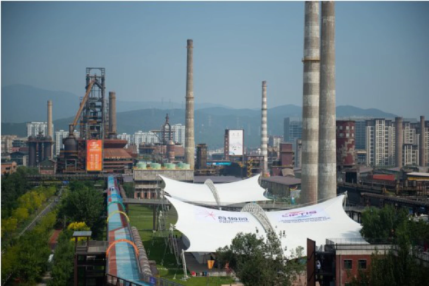 Services fair exhibitors impressed by Winter Olympics venue