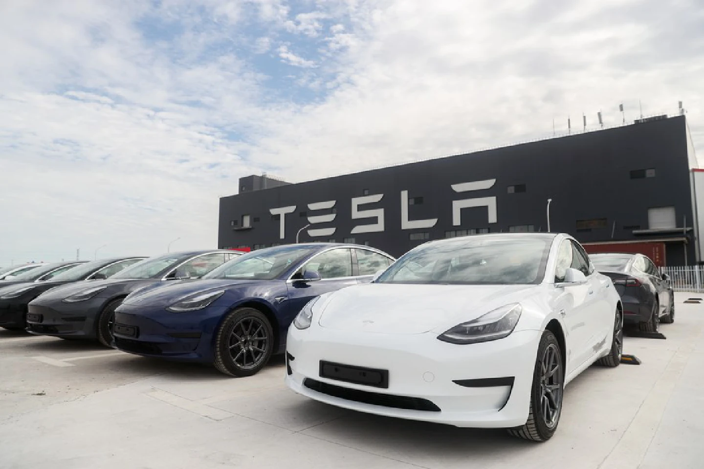 Tesla sees great potential for self-driving vehicles in China