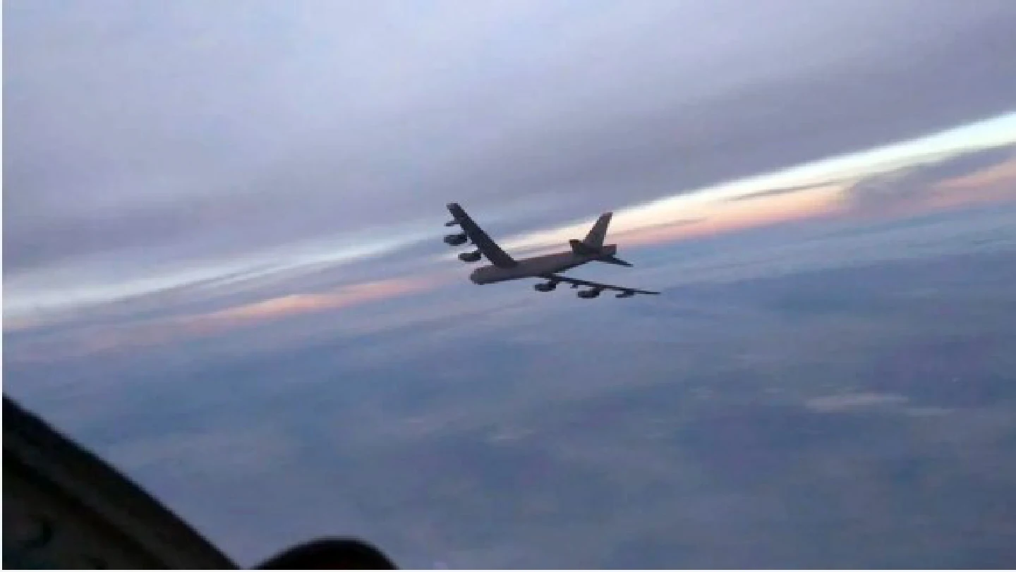 Russian fighters escort U.S. bomber over Pacific