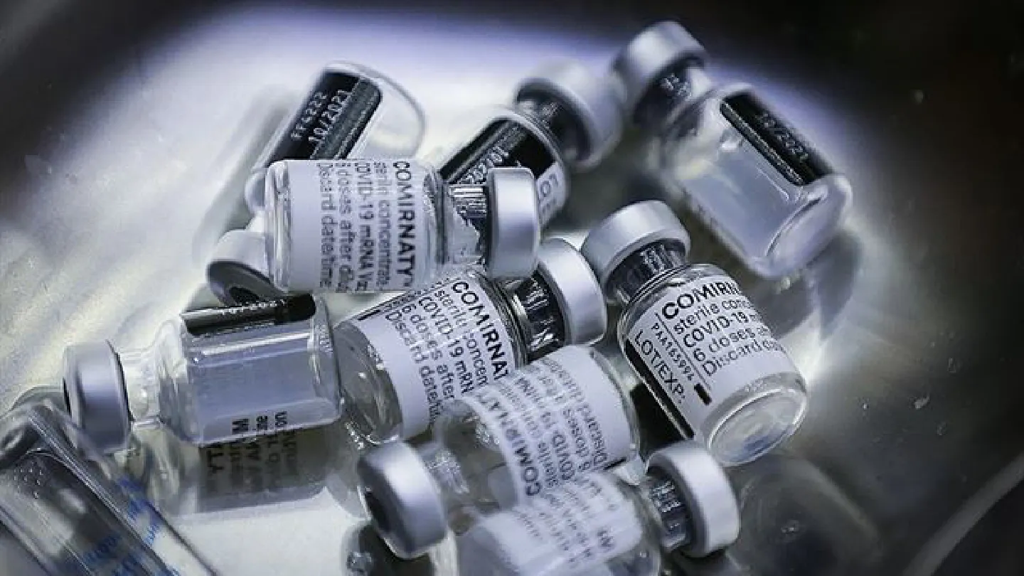[Vietnam] Govt signs decision to release $116mln to procure 20 million doses of Pfizer vaccines