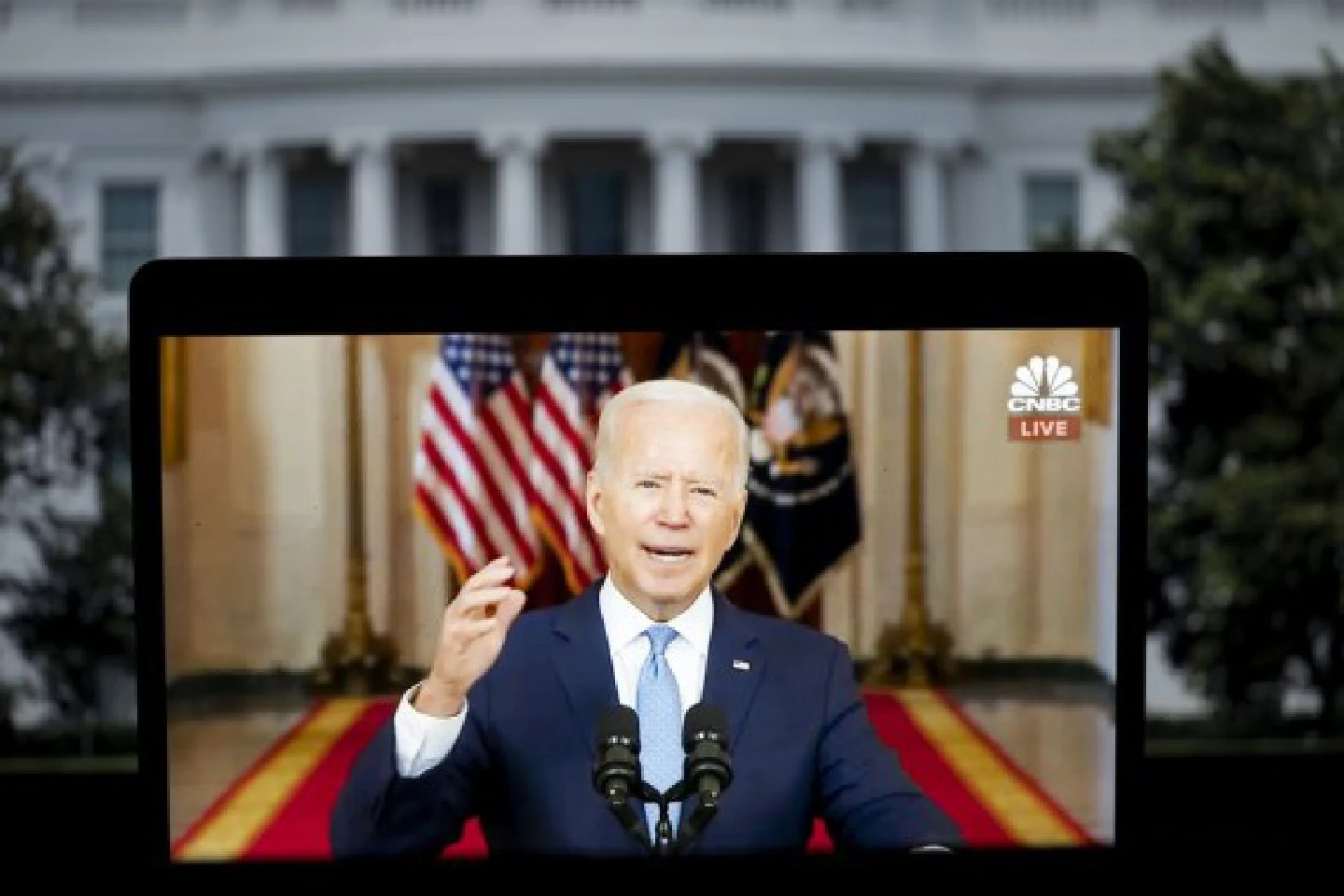 Biden announces sweeping new vaccine mandates amid COVID-19 surge