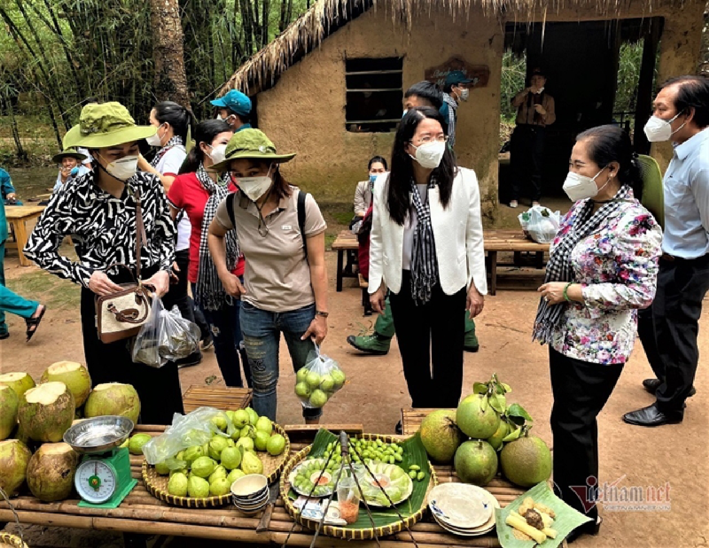 HCM City to allow fully vaccinated tourists to revive travel industry HCM City to allow fully vaccinated tourists to revive travel industry