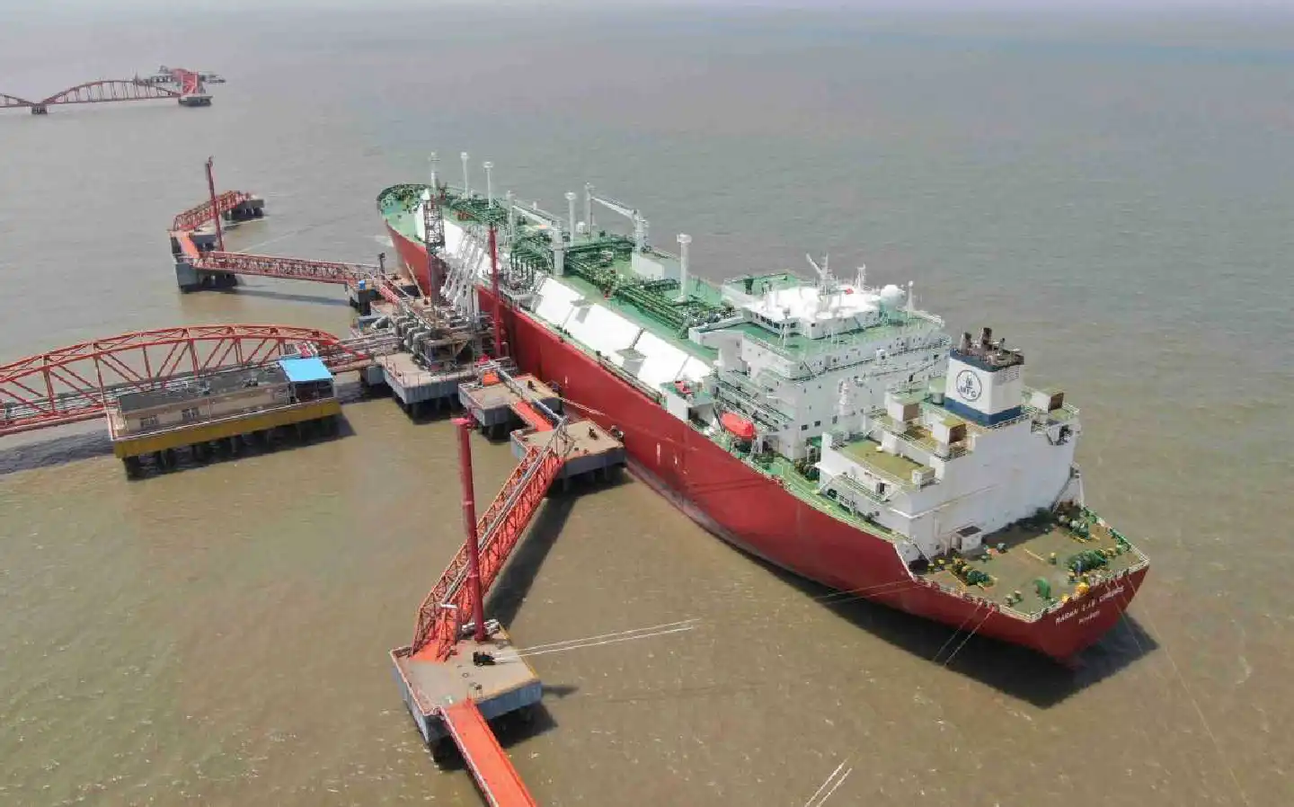 Oil and gas giants gear up for winter power use Oil and gas giants gear up for winter power use