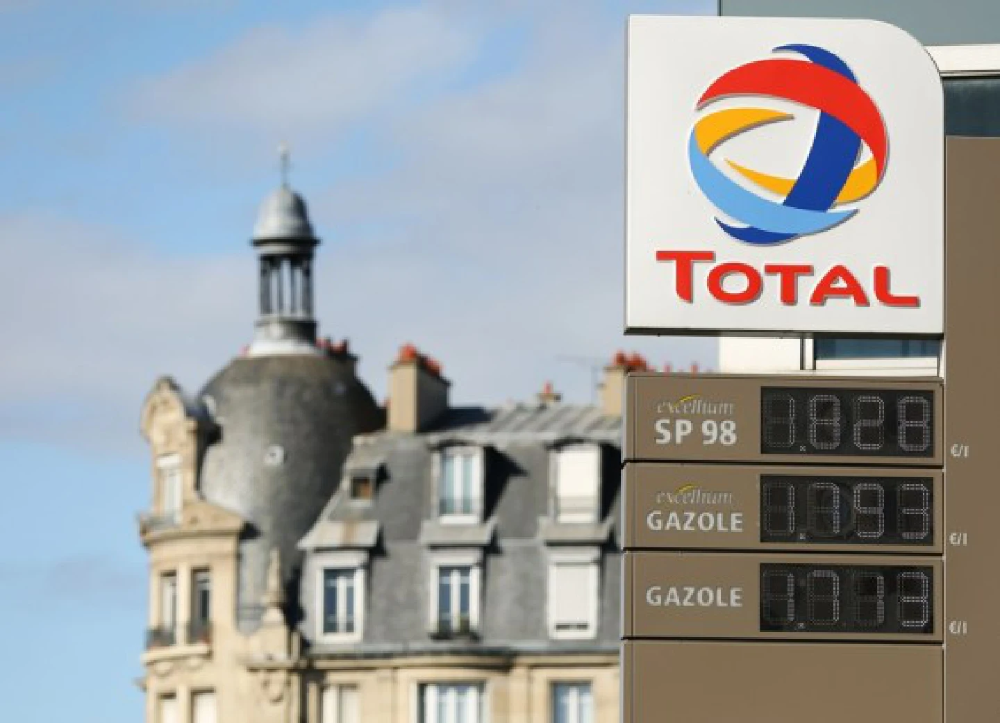 EU leaders endorse temporary measures to manage energy crisis