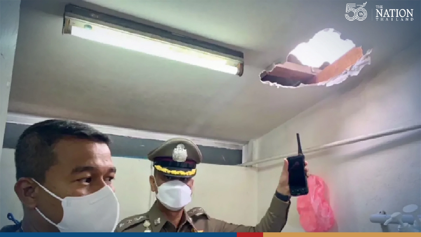 Artful thief enters store through roof, disappears with THB10 million in gold