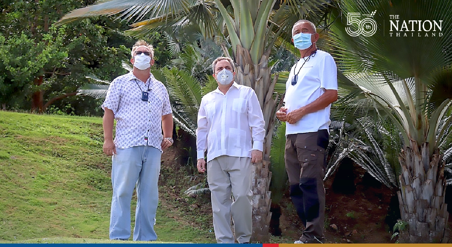 Cuban envoy checks out world’s most beautiful palm at Nongnooch