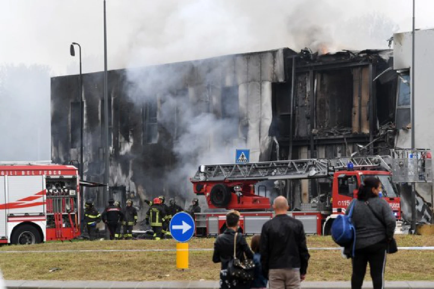 Eight dead in small plane crash near Italys Milan Eight dead in small plane crash near Italys Milan