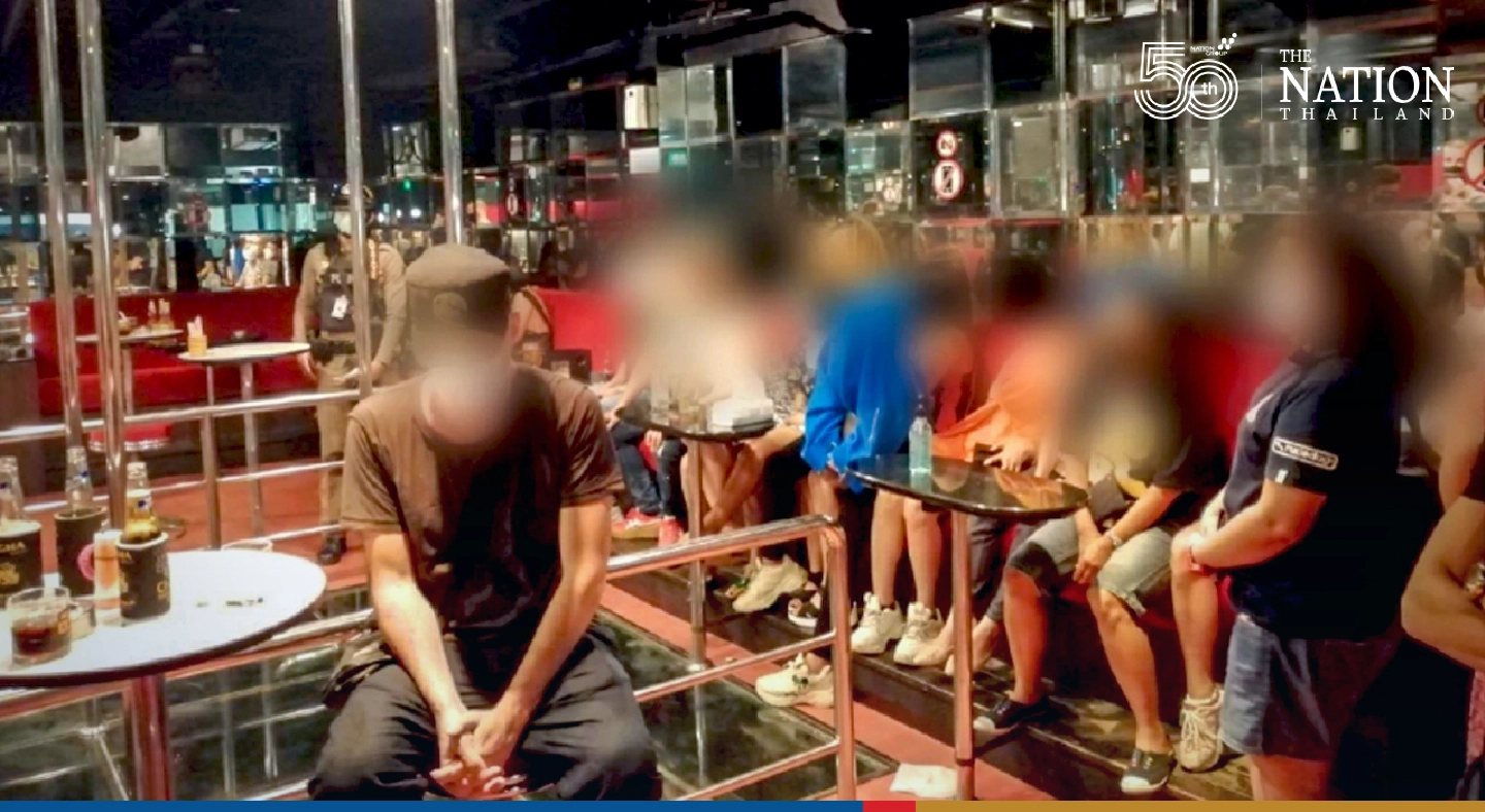 61 arrested as police raid pub in Soi Sukhumvit 23 61 arrested as police raid pub in Soi Sukhumvit 23