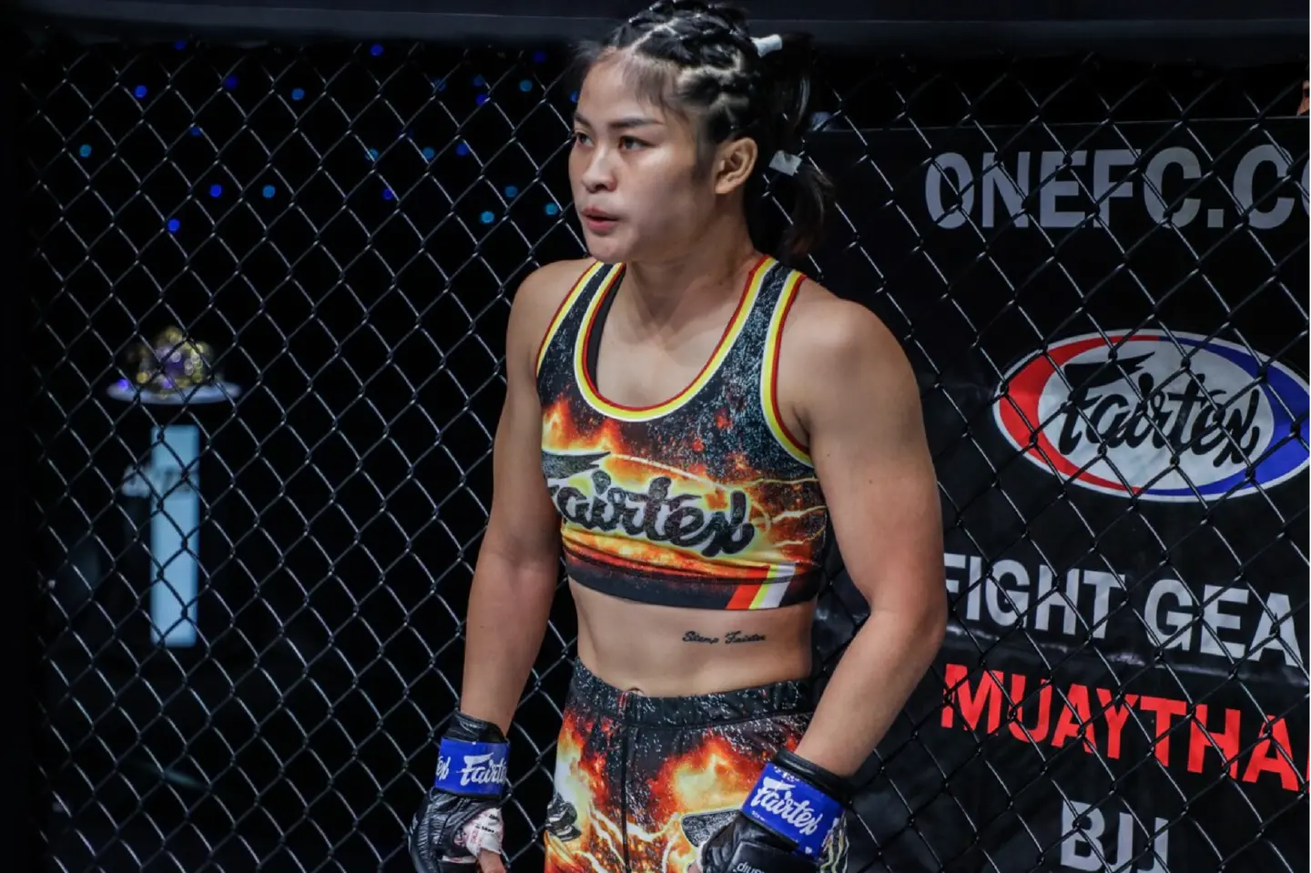 Stamp Fairtex Wont Mince Words With Julie Mezabarba, Sends Warning to the Brazilian: She needs to be careful