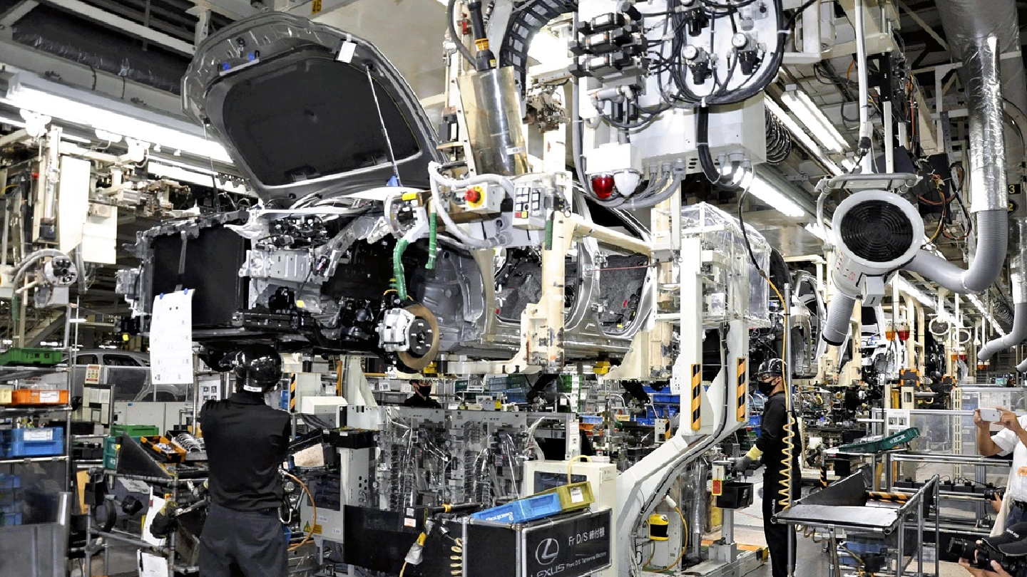 Japanese carmakers plan to cut production by 1.3 million units