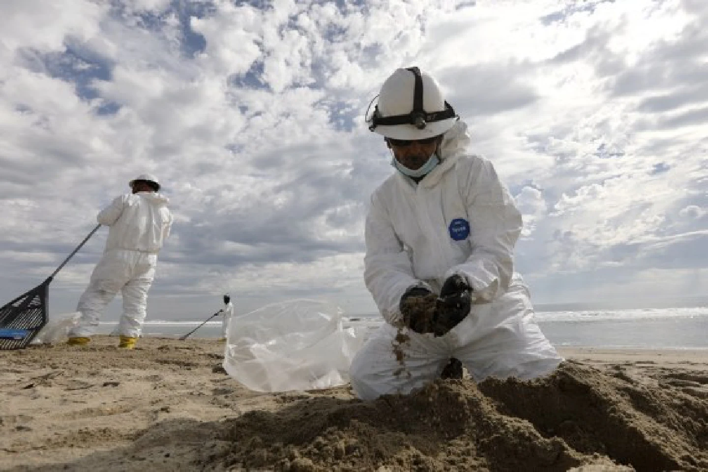 Authorities downgrade size of oil spill off Southern California coast Authorities downgrade size of oil spill off Southern California coast