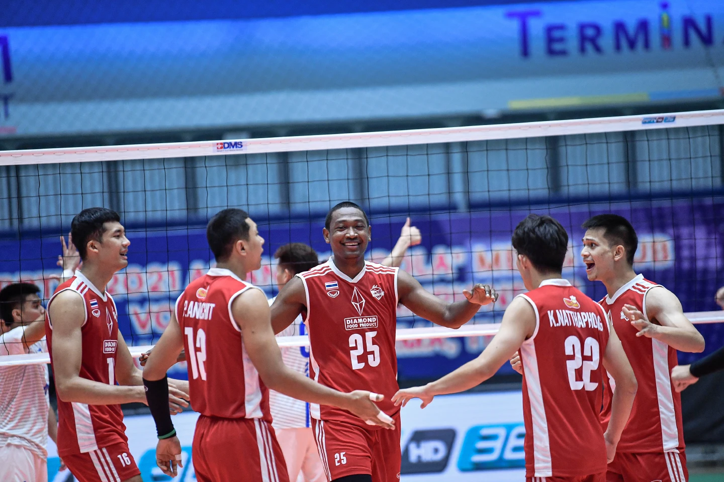 KANTAPAT ON FIRE AS DIAMOND FOOD, REBISCO LOCK HORNS IN TIGHT CONTEST KANTAPAT ON FIRE AS DIAMOND FOOD, REBISCO LOCK HORNS IN TIGHT CONTEST