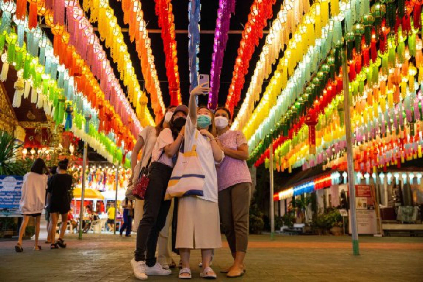 Colorful lanterns light up Thailands Lamphun