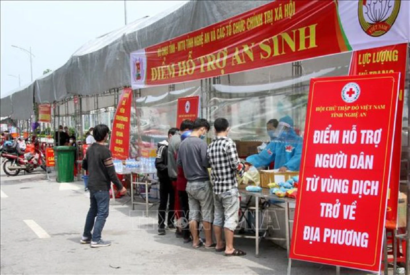 Vietnam implements drastic and responsible measures to prevent the pandemic Vietnam implements drastic and responsible measures to prevent the pandemic