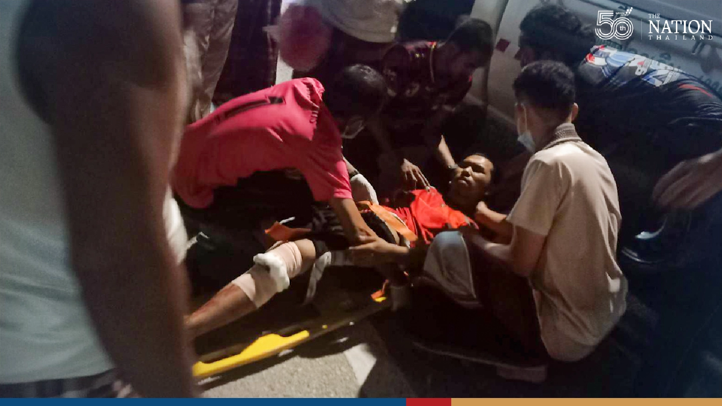 Pattani police patrol car bombing injures 5