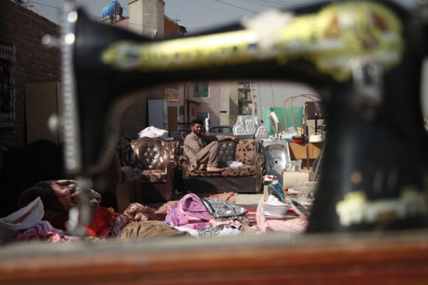 Afghans purchasing power shrinks with freezing of assets by U.S. Afghans purchasing power shrinks with freezing of assets by U.S.
