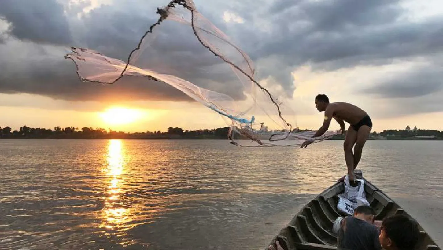 Mekong River overfished, under pressure, MRC says